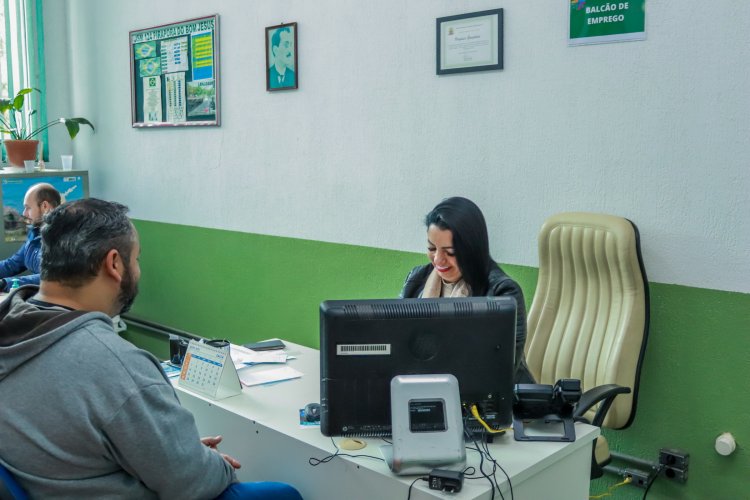 BALCÃO DE EMPREGO - CIC 10 ANOS
